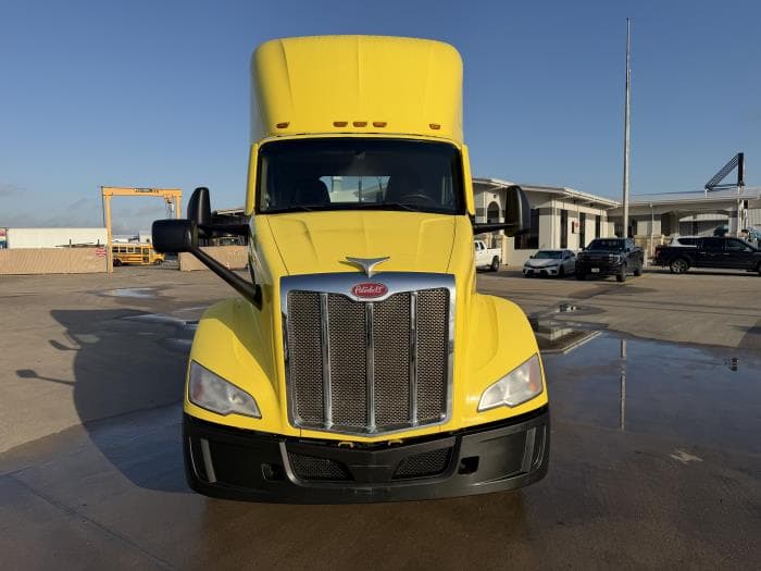 2023 Peterbilt 579 — photo 9