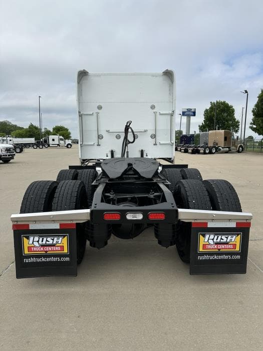 2023 Peterbilt 389 — photo 5