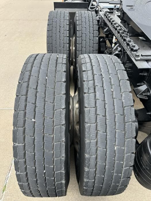 2023 Peterbilt 389 — photo 19