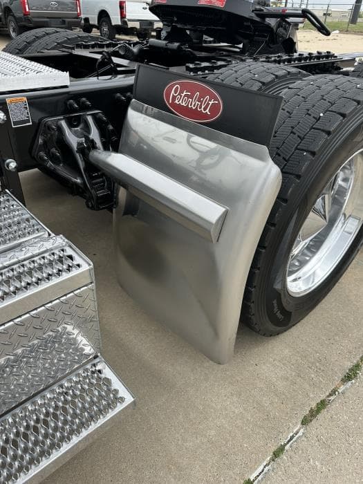 2023 Peterbilt 389 — photo 23