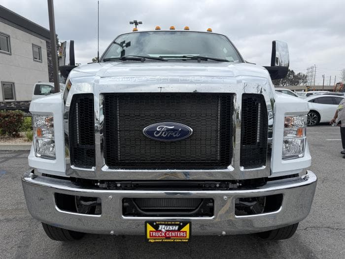 2027 Ford F-750 — photo 6