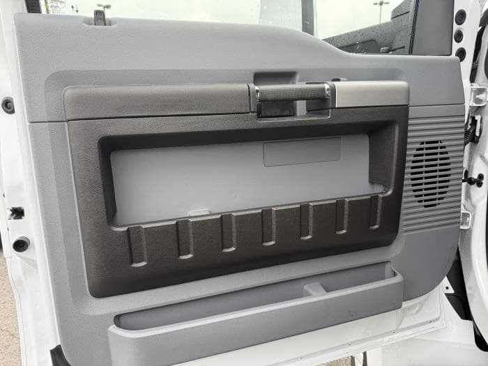 2027 Ford F-750 — photo 11