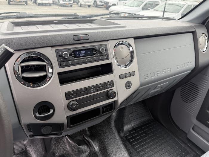 2027 Ford F-750 — photo 14