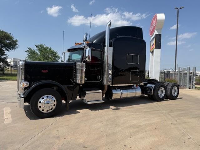 2022 Peterbilt 389 — photo 3