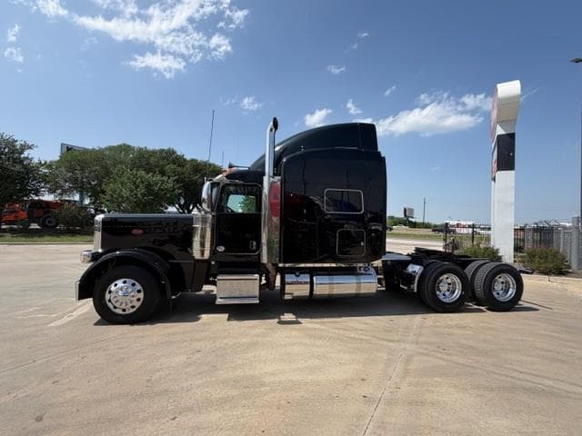 2022 Peterbilt 389 — photo 4