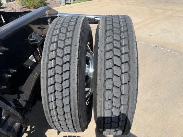 2022 Peterbilt 389 — photo 18