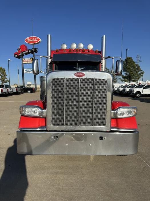 2022 Peterbilt 389 — photo 4