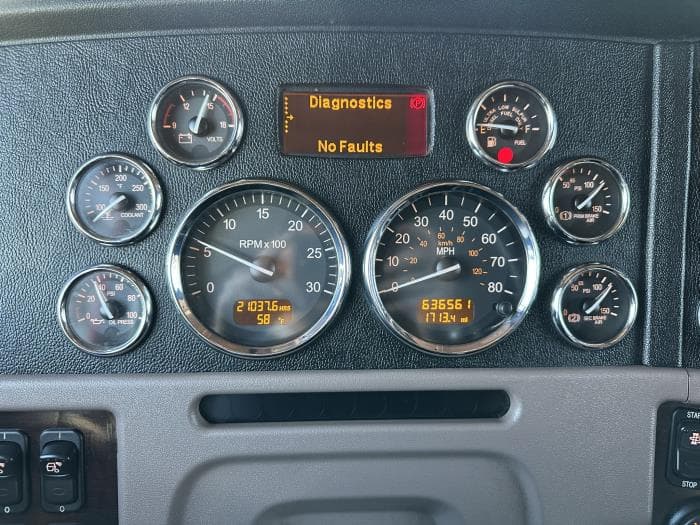 2022 Peterbilt 389 — photo 6