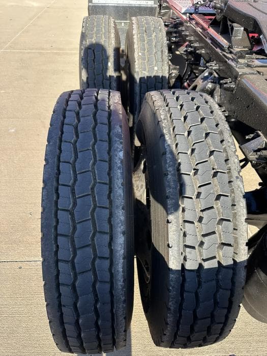 2022 Peterbilt 389 — photo 16