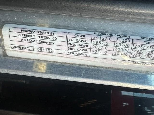 2024 Peterbilt 389 — photo 4