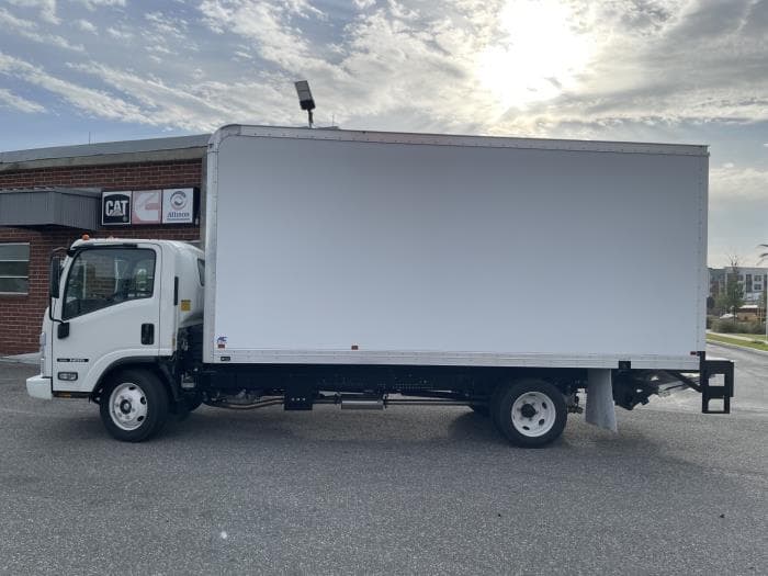 2025 Isuzu NRR in Orlando, FL — photo 4
