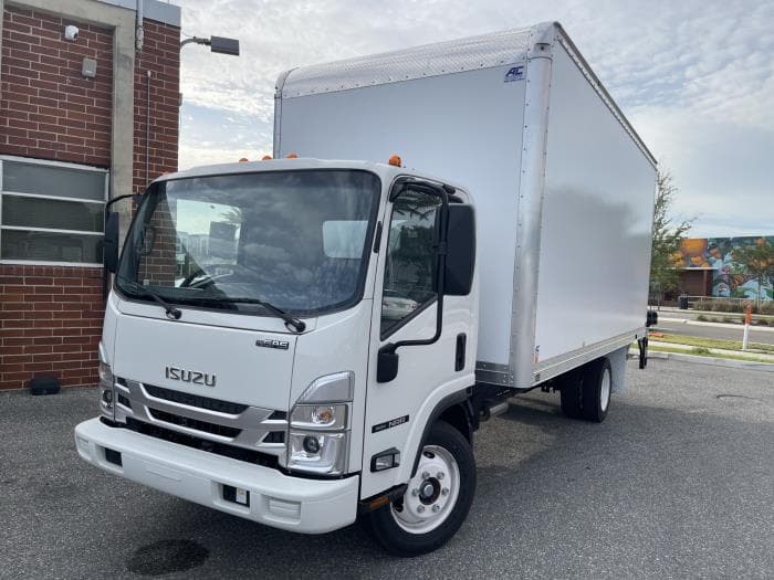 2025 Isuzu NRR in Orlando, FL — photo 3