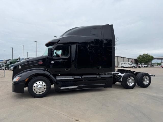 2022 Peterbilt 579 — photo 3