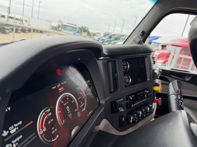 2022 Peterbilt 579 — photo 28