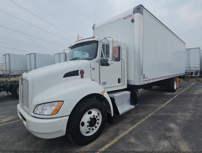 2022 Kenworth T270 — photo 2