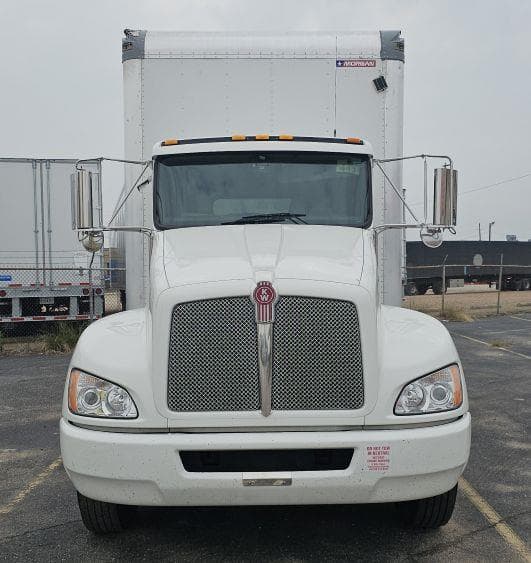 2022 Kenworth T270 — photo 16