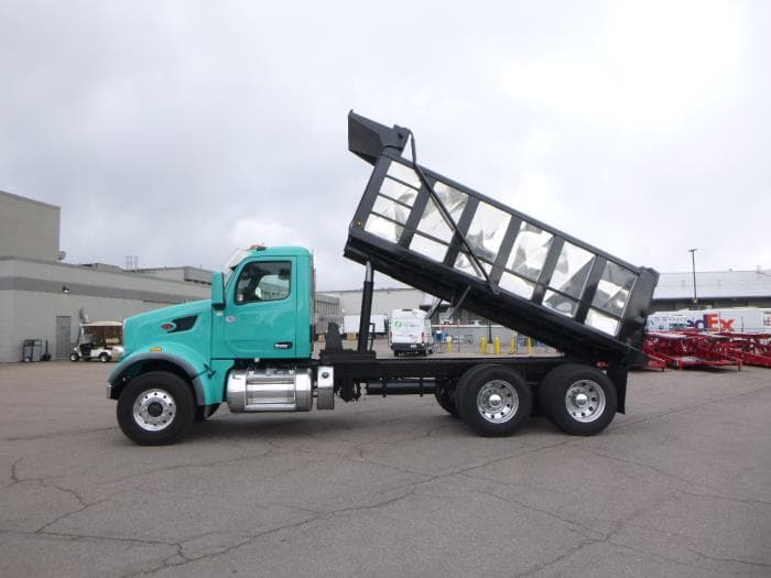 2022 Peterbilt 567 — photo 17