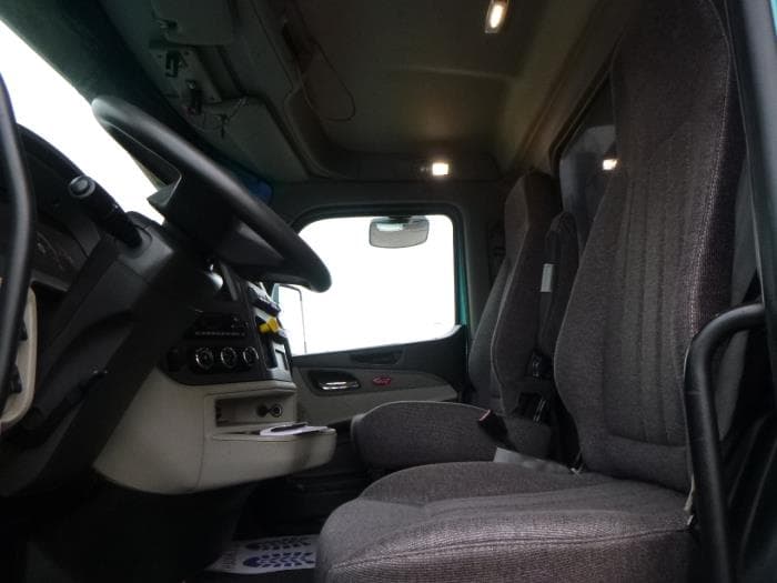 2022 Peterbilt 567 — photo 21