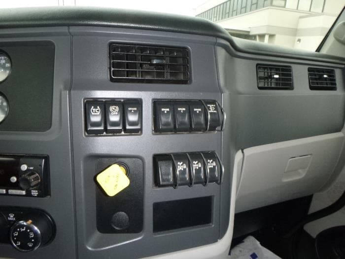 2022 Peterbilt 567 — photo 27
