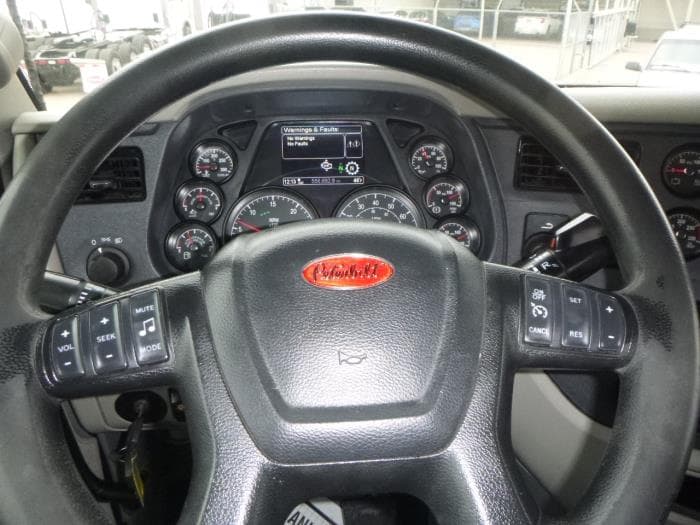 2020 Peterbilt 579 — photo 19