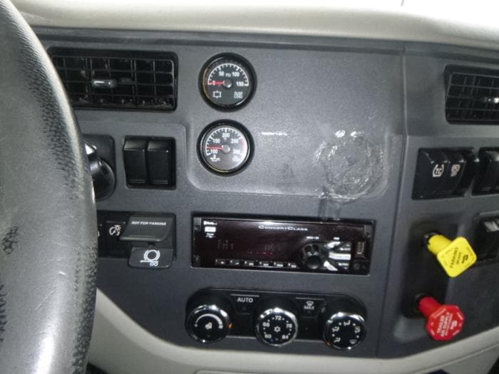 2020 Peterbilt 579 — photo 21