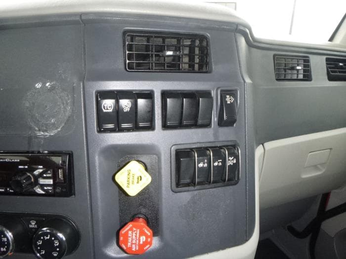 2020 Peterbilt 579 — photo 22