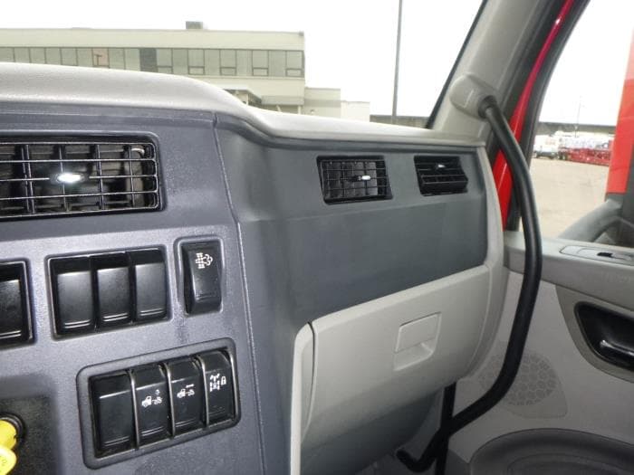 2020 Peterbilt 579 — photo 23