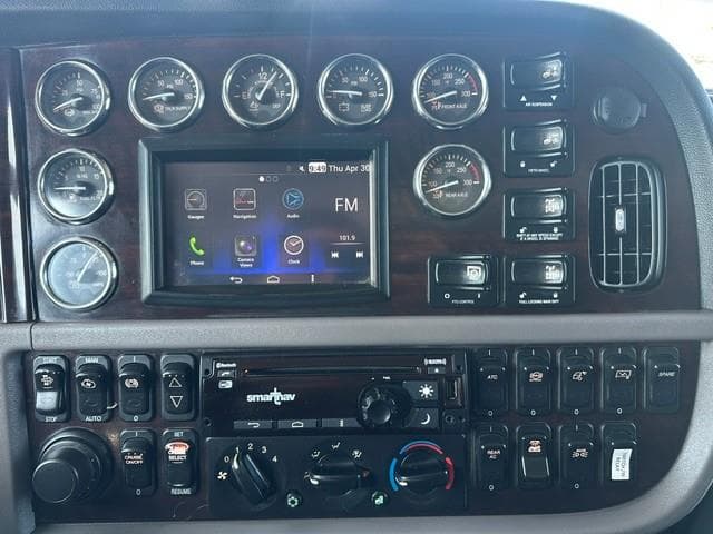 2020 Peterbilt 389 — photo 3