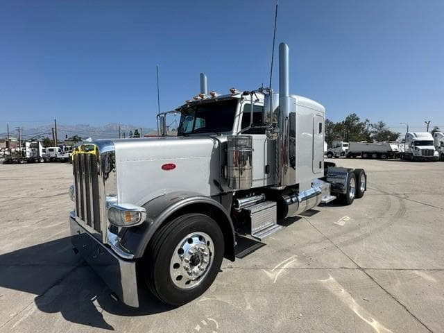 2020 Peterbilt 389 — photo 11