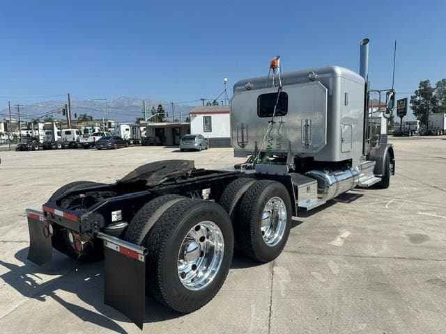 2020 Peterbilt 389 — photo 16