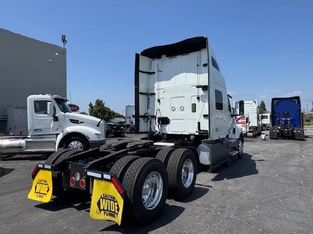 2024 International LT — photo 6