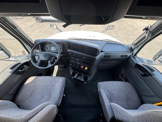 2024 International LT — photo 19