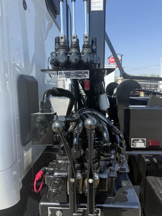 2026 Peterbilt 548 in Fontana, CA — photo 10