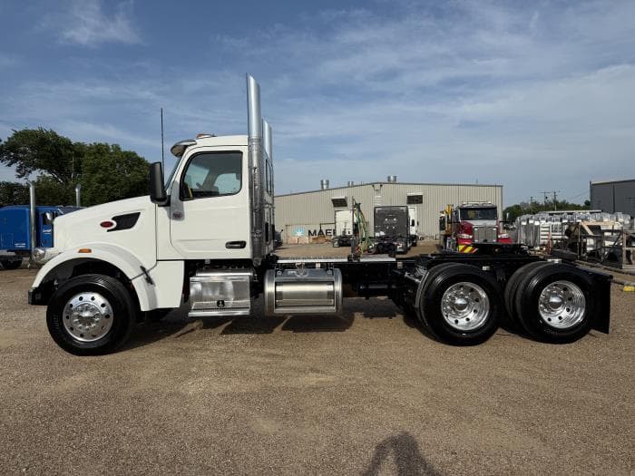 2027 Peterbilt 567 — photo 5