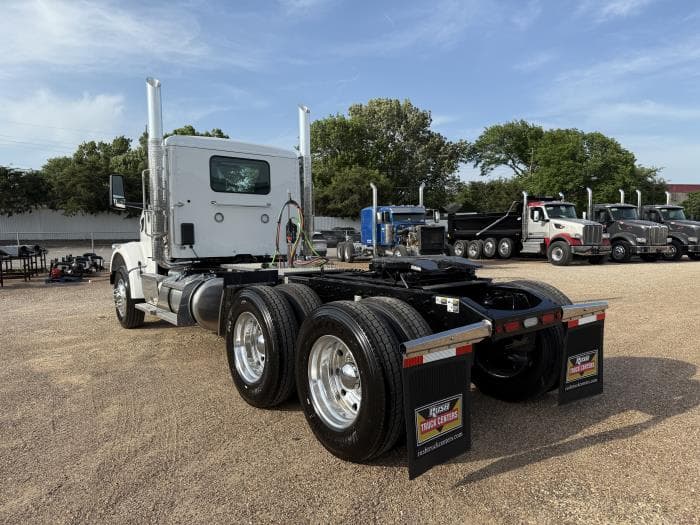 2027 Peterbilt 567 — photo 7