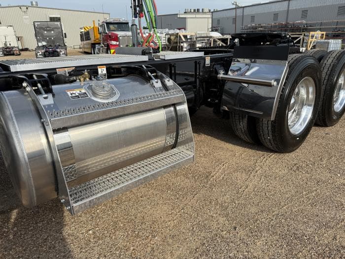 2027 Peterbilt 567 — photo 20