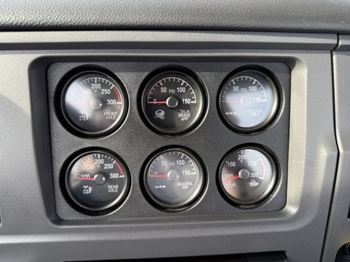 2027 Peterbilt 567 — photo 34