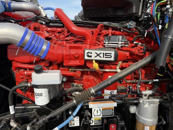 2027 Peterbilt 567 — photo 38