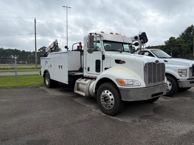 2010 Peterbilt — photo 2