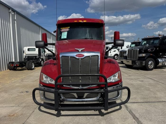 2022 Peterbilt 579 in Orlando, FL — photo 3