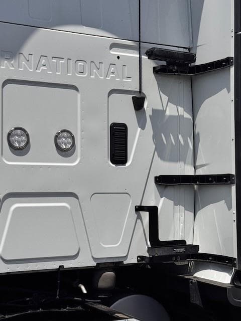 2024 International LT — photo 23