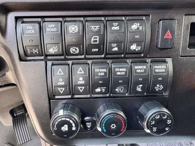 2024 International LT — photo 16