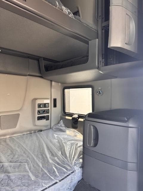 2024 International LT — photo 21