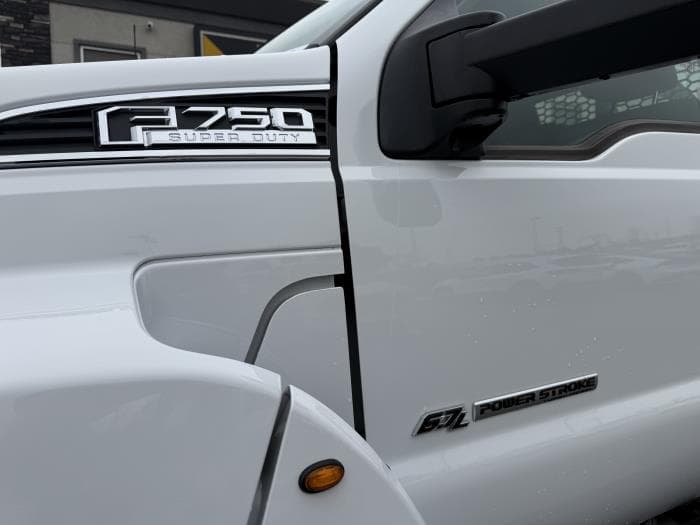 2026 Ford F-750 — photo 8