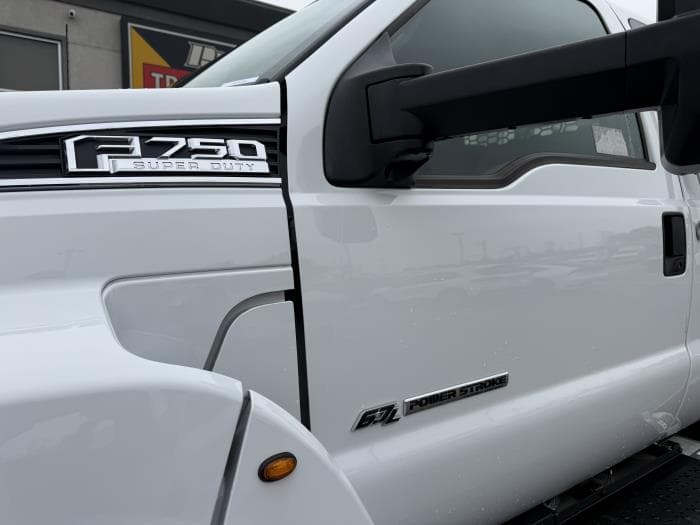 2026 Ford F-750 — photo 9
