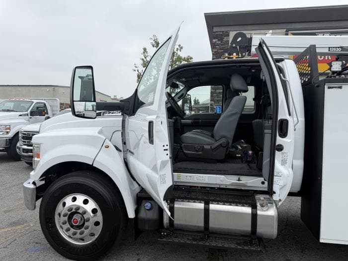 2026 Ford F-750 — photo 32