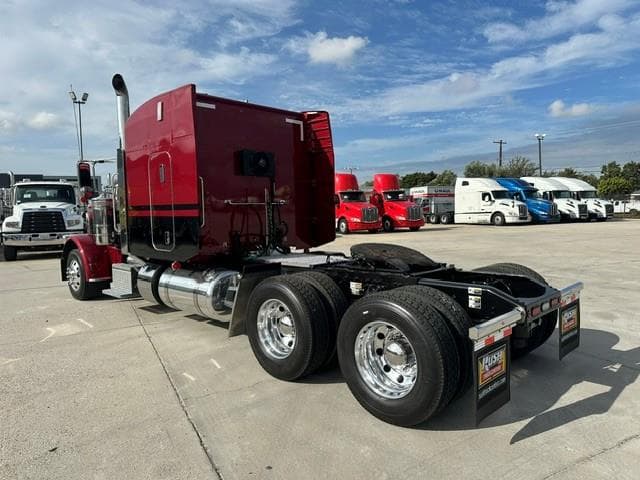2024 Peterbilt 389 — photo 21