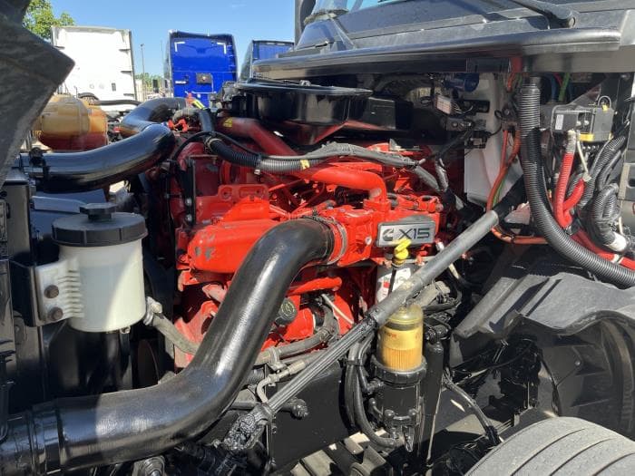 2022 International LT — photo 10