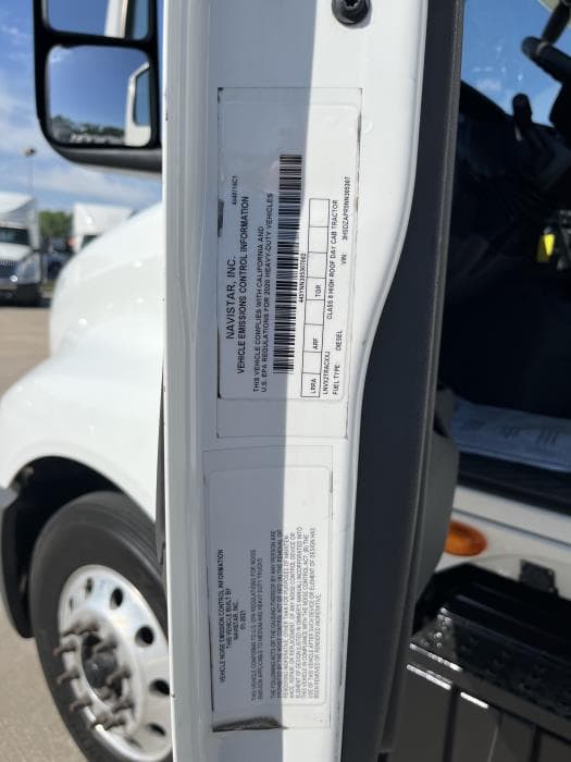 2022 International LT — photo 12