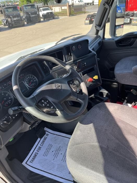 2022 International LT — photo 14